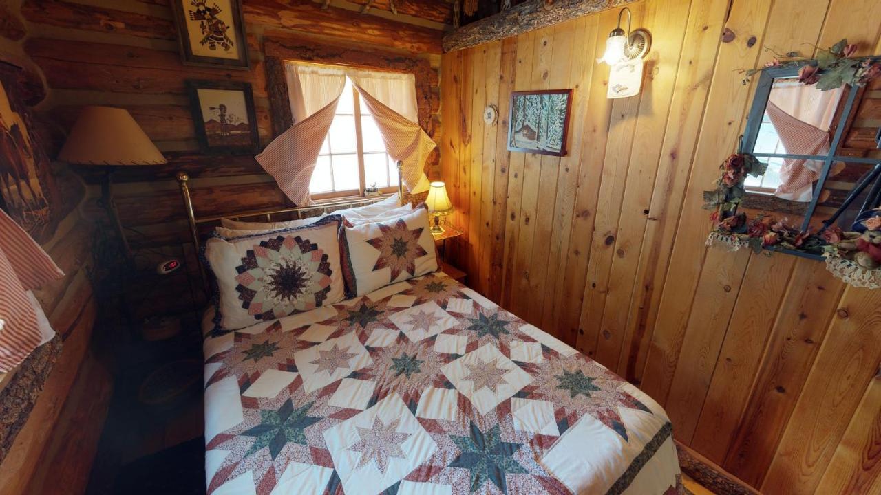 Cabin By The Creek With High Speed Wifi Red River Εξωτερικό φωτογραφία